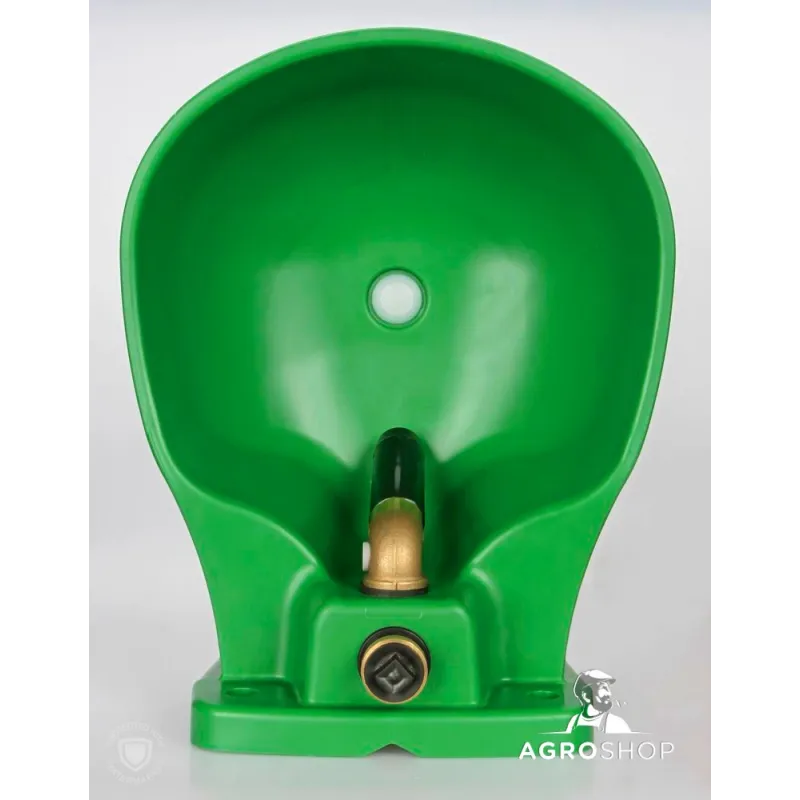 Lämmitettävä muovinen juottolaite hevosille ja karjaeläimille